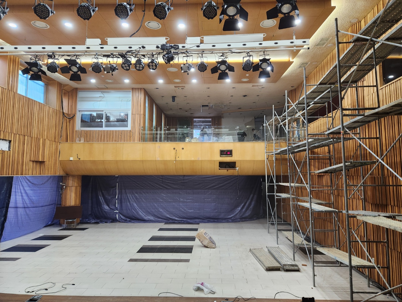 지하1층 예배본당 철거보양작업